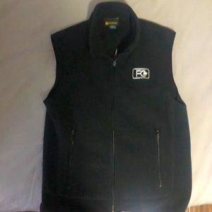 Small men’s fleece vest